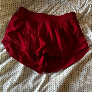 lululemon LR Hotty Hot 2.5” Dark Red